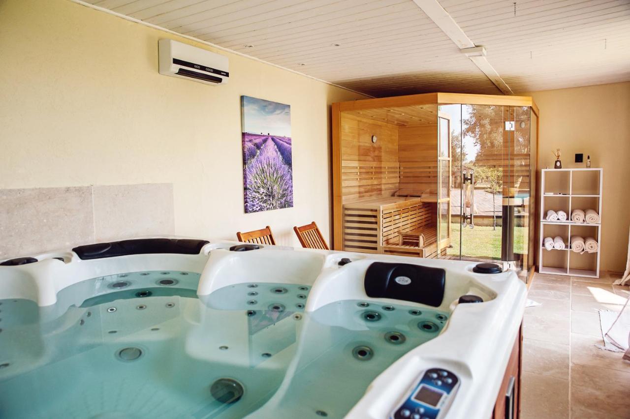 Les Champs De Provence Bed & Breakfast La Baume-de-Transit Екстериор снимка